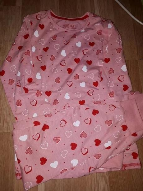 Růžové pyžamo se srdíčky 134 mothercare, mothercare,134