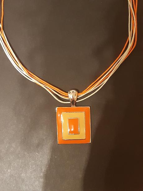 Dámský designový náhrdelník,