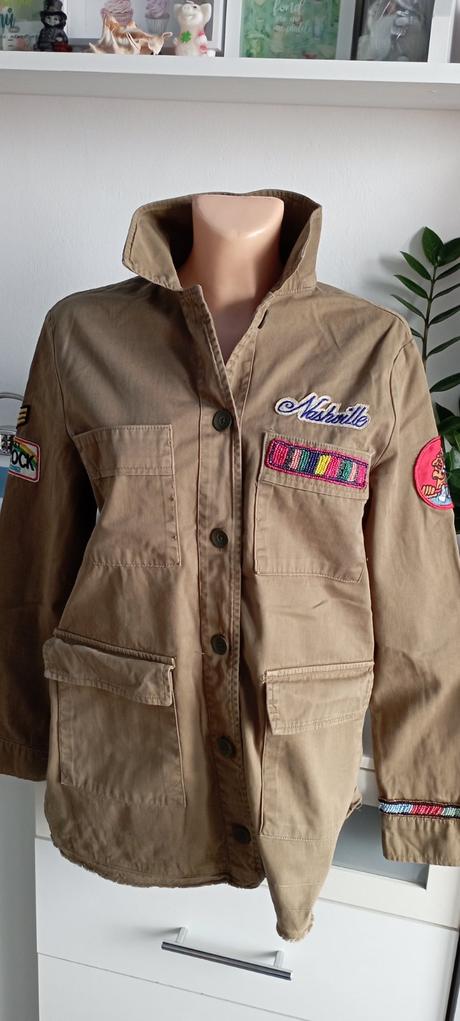 Bunda zn."bershka" vel."l", bershka,l