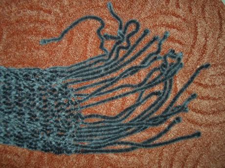 Šedá šála šálek, m