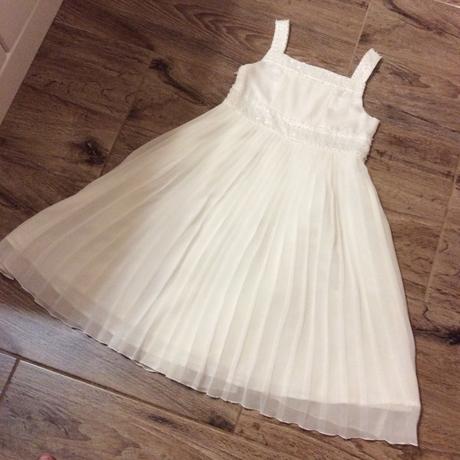 Slavnostní šaty zdobené perličkami a korálky, debenhams,104