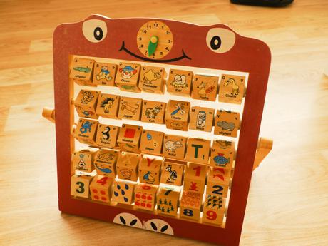 Pocitadlo drevene - pismena, cisla, obrazky/hodiny,