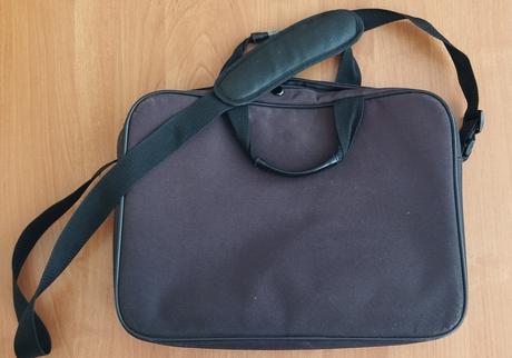 Batohy na záda i přes rameno, 150 kč za kus, loap