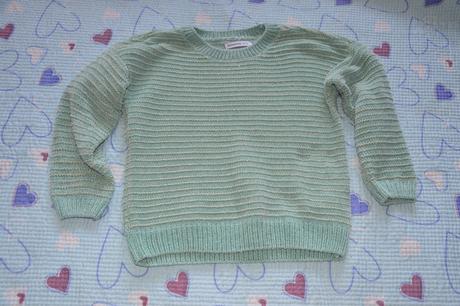 Zelenkavý svetřík se zlatými nitkami reserved, reserved,110