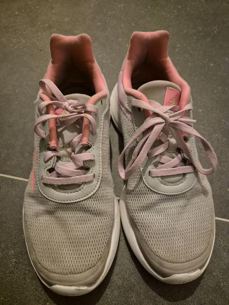 Tenisky adidas s bílou podrážkou vel. 37,5, adidas,37