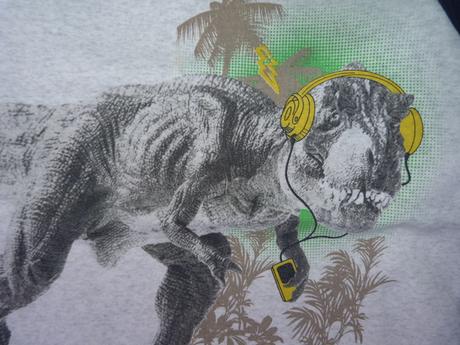 Krásná mikina s dinem vel.140, cherokee,140