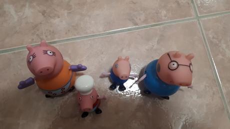 Domeček s postavičkama a příslušenstvím, peppa pig,