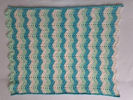 Ručně háčkovaná deka pro miminko, 