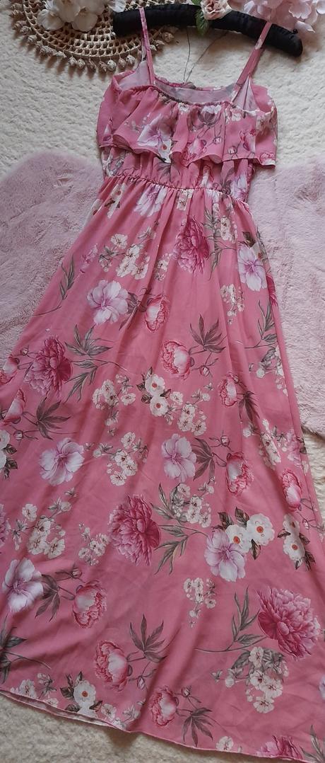 Květované dlouhé šaty, 