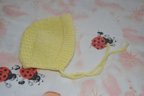 Novorozenecká čepička, žlutá, pletená, 62