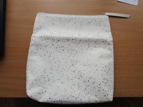 Velmi pěkná šikovná větší kosmetická taštička, 