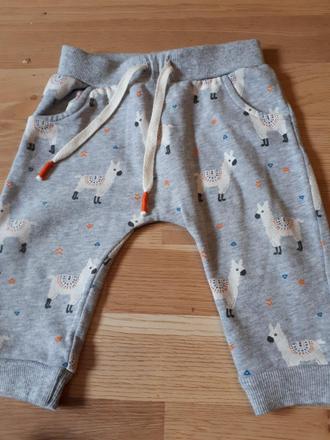 Šedé tepláky, john lewis,74