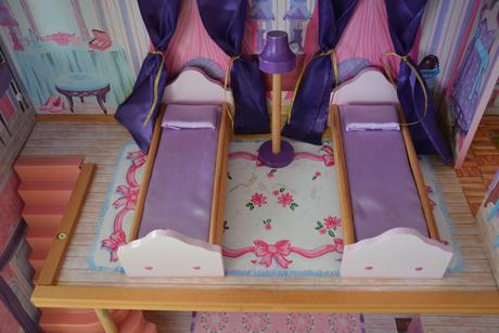 Domeček pro panenky kidkraft, i pro barbie,