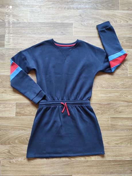 Teplákové šaty, 158