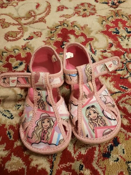 Barbie barefoot bačkory, 25