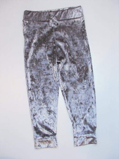 J416 sametové tepláky vel. 4 roky, 110