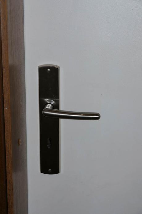 Nerezove kliky na dvere,