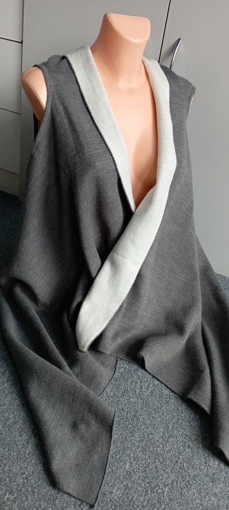 Vesta bez zapínání vel."univerzální", 