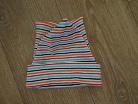 Proužkatá čepice, 98