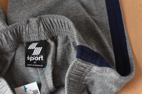 Kraťasy vel. 3 roky, 98