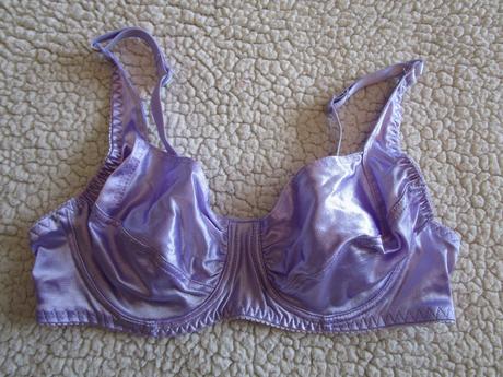 Pěkná fialová podprsenka s kosticí, vel. 70b, 70b