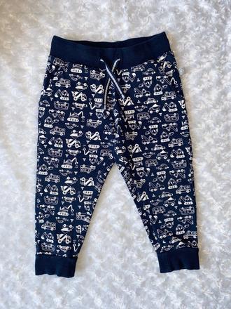 Modré tepláky liegelind, 92