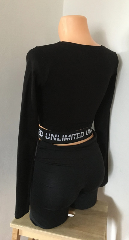 Vel. xs - 36 černý crop top s rukávem, 36