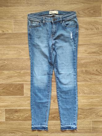 Džíny, 38