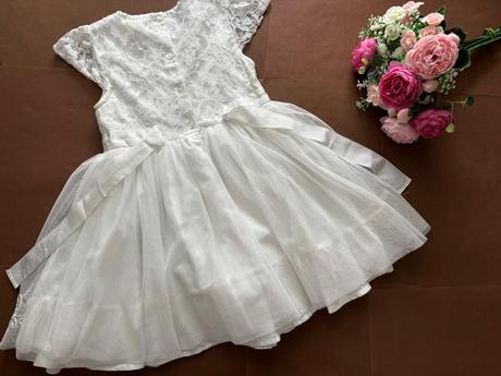 Ob/ šaty krémové družičkové - v.4/5 let, 110