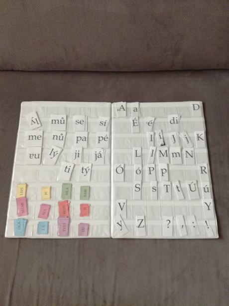 Desky na písmenka a číslice použité, 