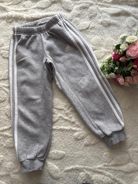 K1/ tepláky  šedé  adidas - v.cca 3/4 roky, adidas,104