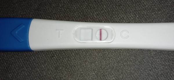 Těhotenské testy: Dá se věřit slabé čárce?