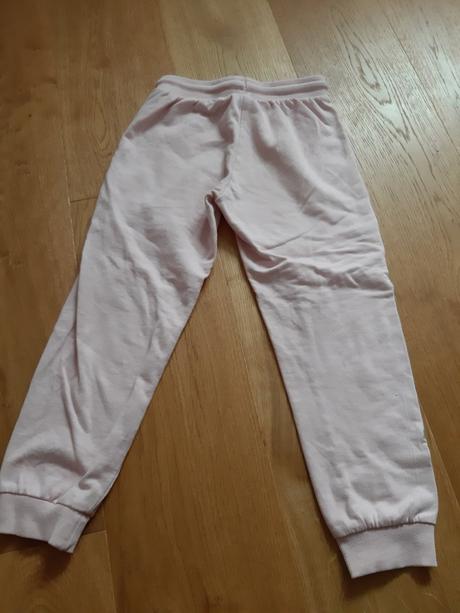 Tepláčky č.122, 122