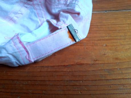 Kšiltovka s kočičkou, 98