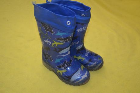 Gumáky,holiny se žraloky,v.24, 24