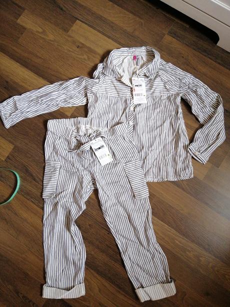Souprava košile a kalhoty, 122