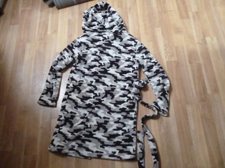 Maskáčový župan vel. 9-10, 134