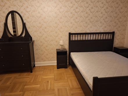 Ložnice ikea hemnes postel 160 cm, stolky a komoda, 