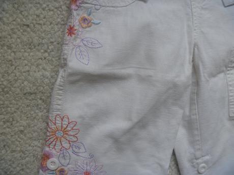 Bílé letní kalhoty s kytičkami zn. cherokee v. 86, cherokee,86