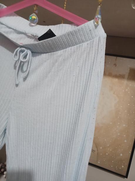 Žebrovaná souprava h&m 3 díly, 152