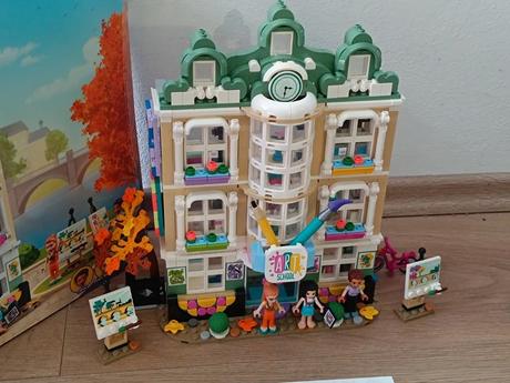 Lego friends 41711 ema a umělecká škola,