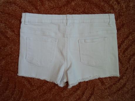 Bílé kraťasy kraťásky šortky s krajkou, 158
