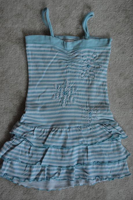 Volánkové šatky s kytičkama, babykap,98