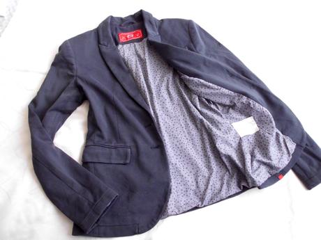 Úplet sako, esprit,m