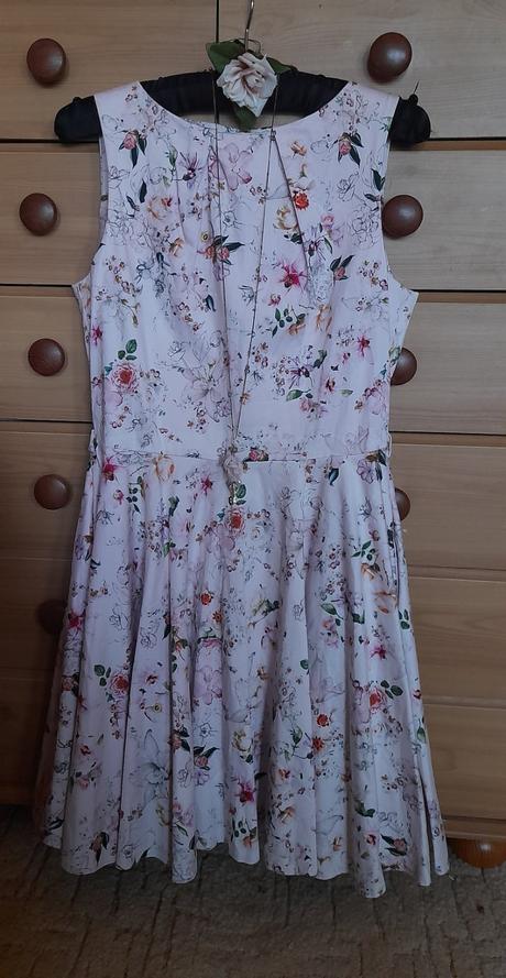 Closet květinové šaty s kapsami, 40