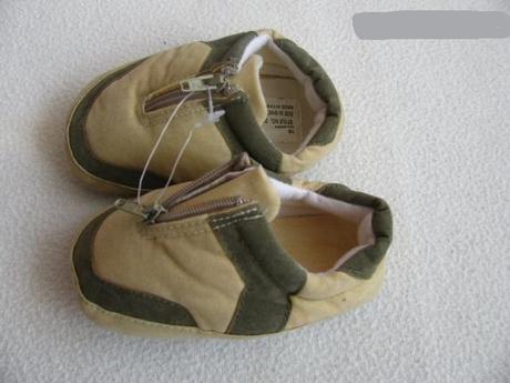 Kojenecké bačkůrky,capáčky, 6/9 měs., 19