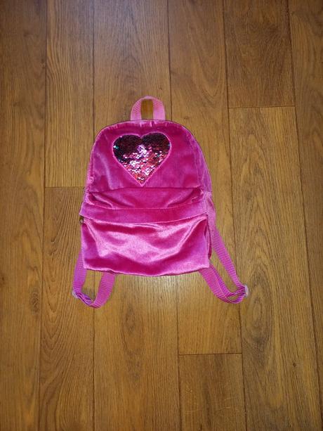 Růžový batůžek,