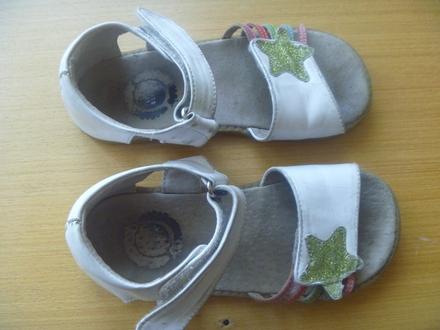 Bílé barefoot sandálky se zlatou hvězdičkou 29-30, 29