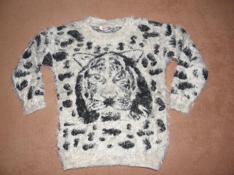 Dívčí "chlupatý" svetr zn. miss e-vie, 110