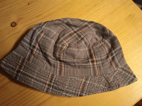 Letní klobouček, 104